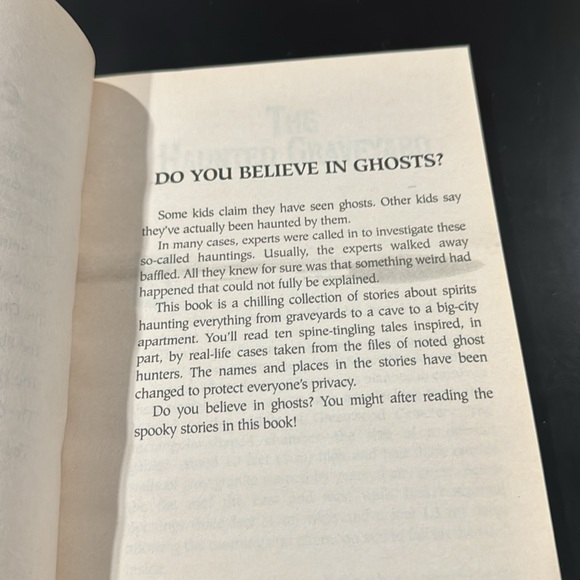 The Haunted Graveyard: True Ghost Stories - Scholastic Paperback Novel - Picture 8 of 9